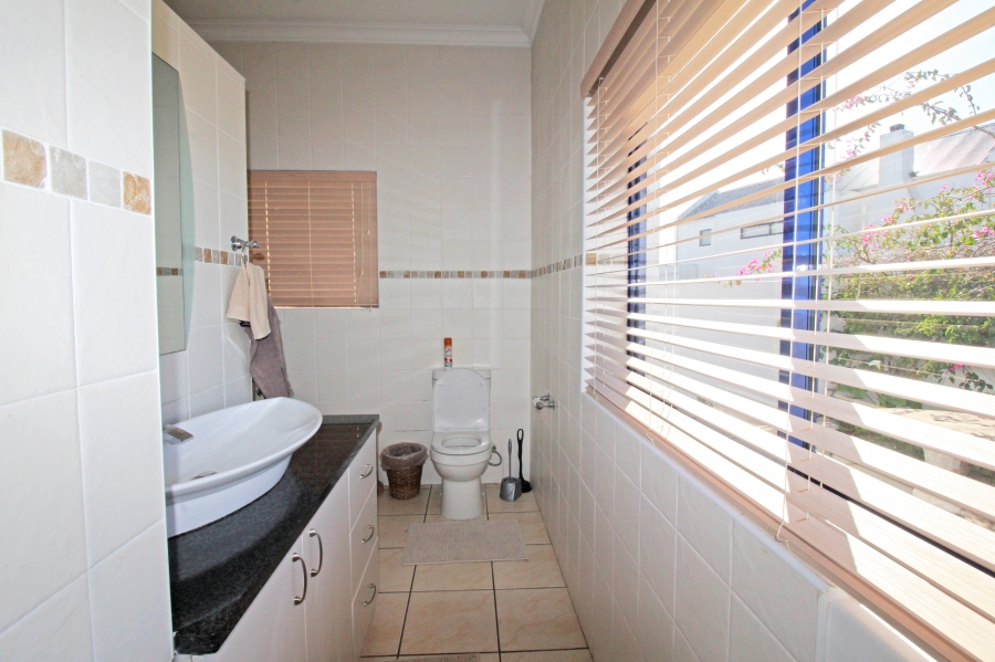 4 Bedroom Property for Sale in Blue Lagoon Western Cape